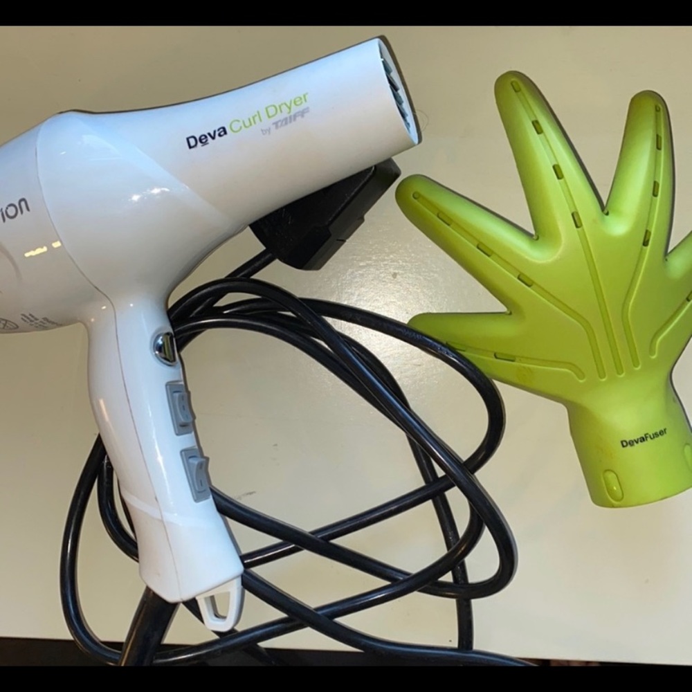 DevaCurl dryer with DevaFuser